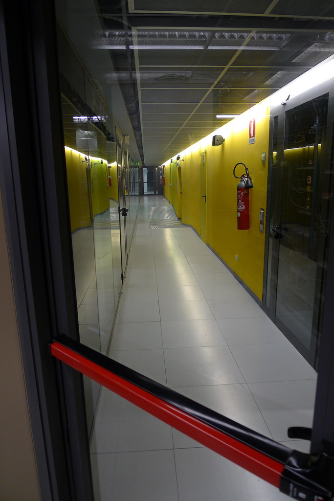 GE three-phase UPS