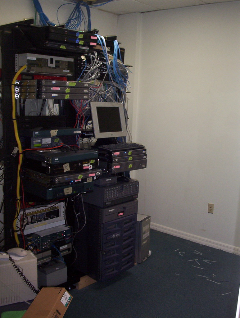 Mitsubishi 9900C three-phase UPS